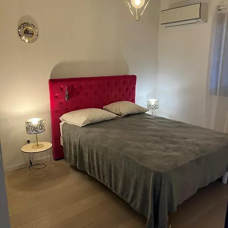 4 Person Terrace And Pool * Porto-Vecchio (Corsica)